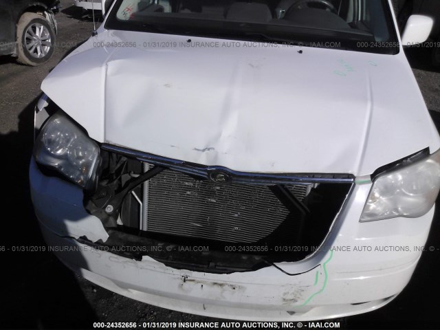 2A4RR5D14AR279189 - 2010 CHRYSLER TOWN & COUNTRY TOURING WHITE photo 6