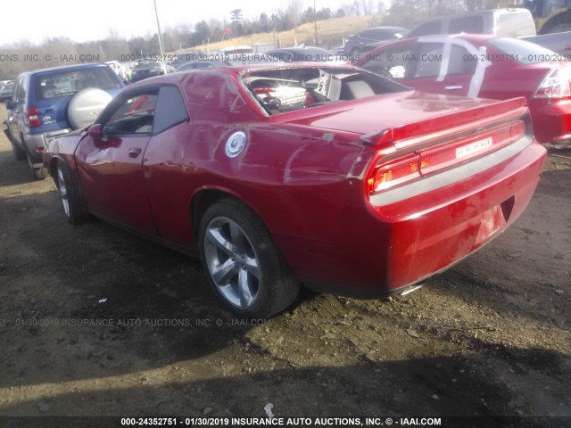 2C3CDYAG7CH226195 - 2012 DODGE CHALLENGER SXT RED photo 3