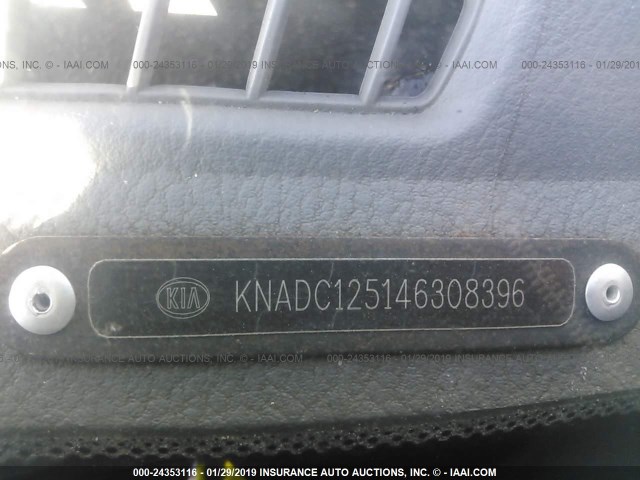 KNADC125146308396 - 2004 KIA RIO BLUE photo 9