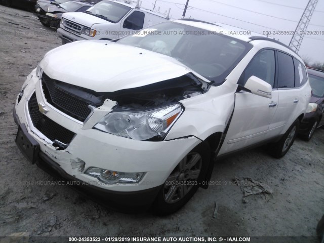 1GNLVFEDXAJ263323 - 2010 CHEVROLET TRAVERSE LT WHITE photo 2