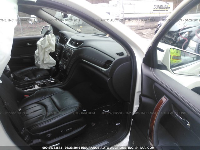 1GNKVJKD9EJ231164 - 2014 CHEVROLET TRAVERSE LTZ WHITE photo 5