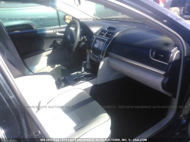 4T1BF1FK6CU060105 - 2012 TOYOTA CAMRY SE/LE/XLE 黑色 照片 5