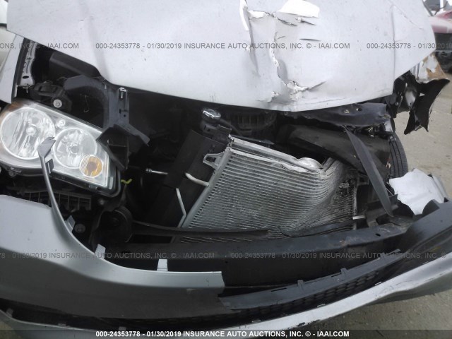 2C4RDGCG9GR275105 - 2016 DODGE GRAND CARAVAN SXT SILVER photo 6