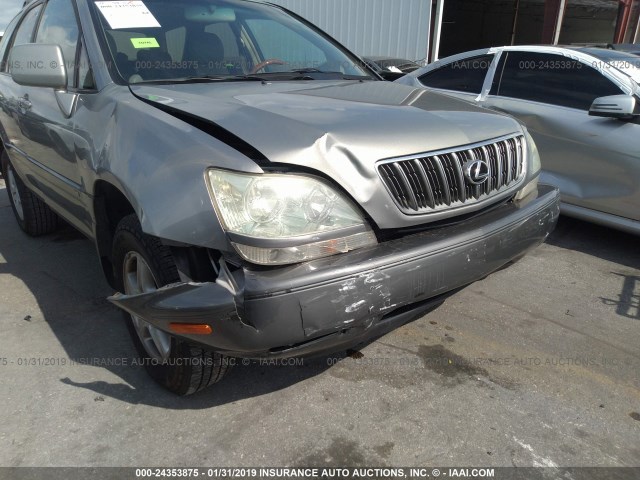 JTJGF10U620139054 - 2002 LEXUS RX 300 GRAY photo 6