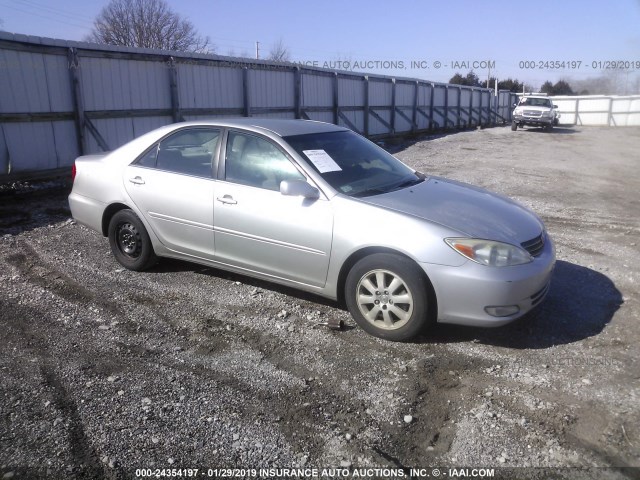 4T1BE30K03U654583 - 2003 TOYOTA CAMRY LE/XLE/SE SILVER photo 1