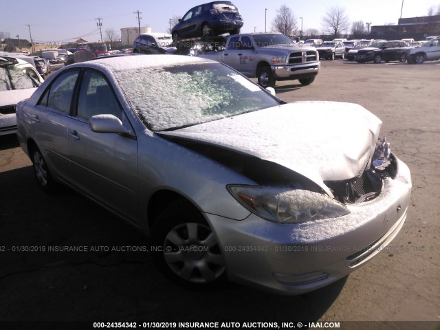 4T1BE32K13U768296 - 2003 TOYOTA CAMRY LE/XLE/SE SILVER photo 1
