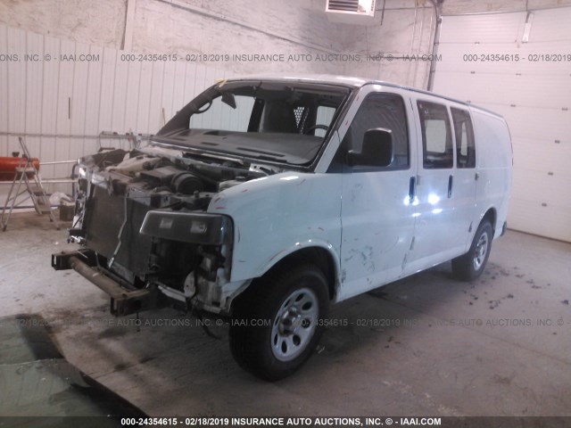 1GCSHAF46E1172617 - 2014 CHEVROLET EXPRESS G1500  WHITE photo 2