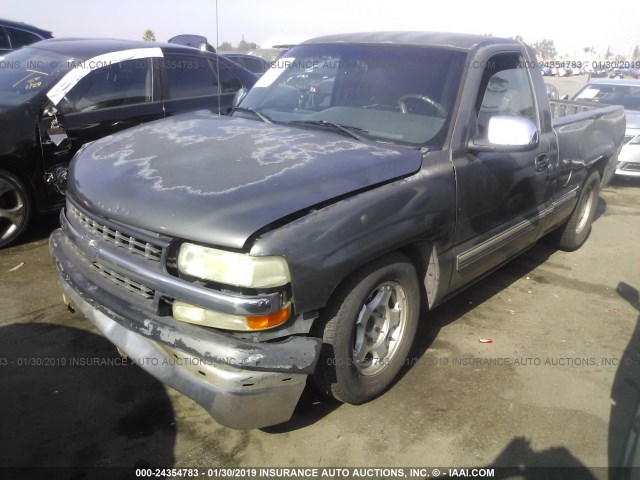 1GCEC14V2YZ270136 - 2000 CHEVROLET SILVERADO C1500 GRAY photo 2