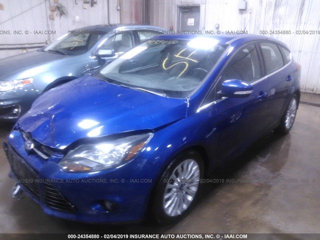 1FAHP3N24CL467277 - 2012 FORD FOCUS TITANIUM BLUE photo 2