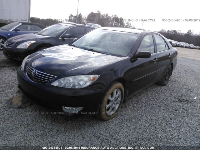 4T1BE32K95U387153 - 2005 TOYOTA CAMRY LE/XLE/SE BLACK photo 2