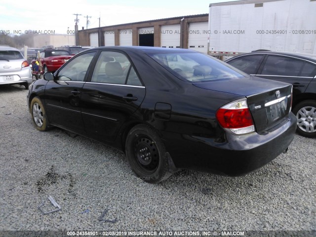 4T1BE32K95U387153 - 2005 TOYOTA CAMRY LE/XLE/SE BLACK photo 3