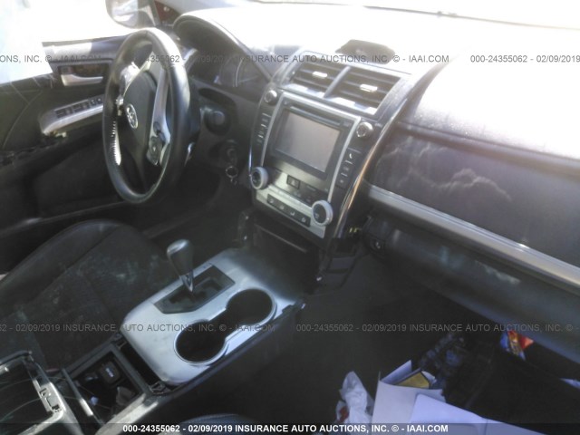 4T1BF1FK0EU738107 - 2014 TOYOTA CAMRY L/SE/LE/XLE 红色 照片 5