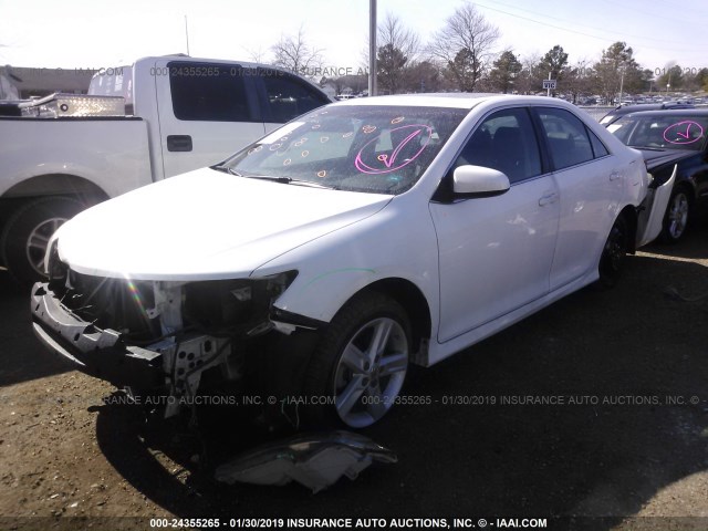 4T1BF1FK1DU677929 - 2013 TOYOTA CAMRY L/SE/LE/XLE 白色 照片 2