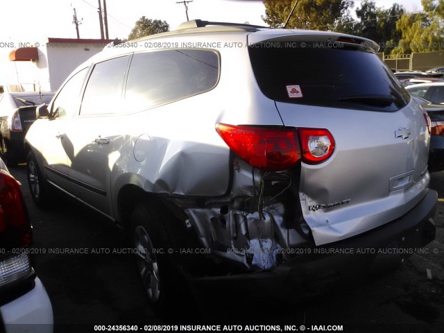 1GNLREED6AS104291 - 2010 CHEVROLET TRAVERSE LS SILVER photo 3