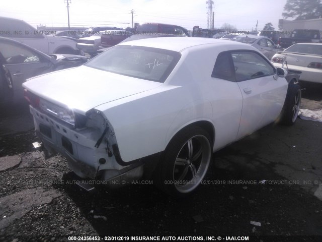 2C3CDYAG4CH101705 - 2012 DODGE CHALLENGER SXT WHITE photo 4