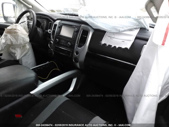 1N6AA1E56JN539476 - 2018 NISSAN TITAN SV/SL/PRO-4X/PLAT RES BLACK photo 5