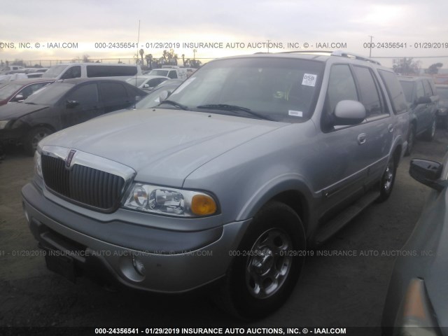 5LMPU28A8XLJ37670 - 1999 LINCOLN NAVIGATOR SILVER photo 2