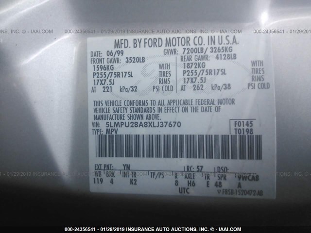 5LMPU28A8XLJ37670 - 1999 LINCOLN NAVIGATOR SILVER photo 9