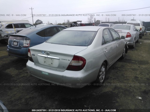 JTDBF30KX20047260 - 2002 TOYOTA CAMRY LE/XLE/SE SILVER photo 4