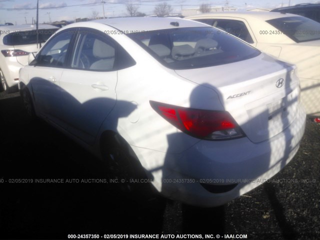 KMHCT4AE3GU946002 - 2016 HYUNDAI ACCENT SE WHITE photo 3