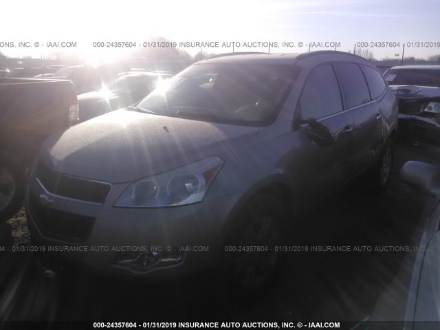 1GNKRJED9BJ130640 - 2011 CHEVROLET TRAVERSE LT GRAY photo 2