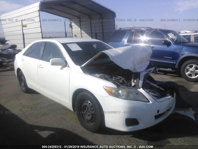 4T1BF3EK0BU711532 - 2011 TOYOTA CAMRY SE/LE/XLE WHITE photo 1