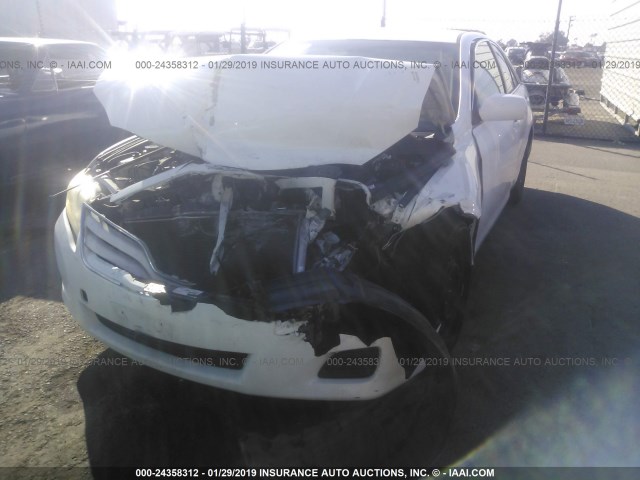4T1BF3EK0BU711532 - 2011 TOYOTA CAMRY SE/LE/XLE WHITE photo 6