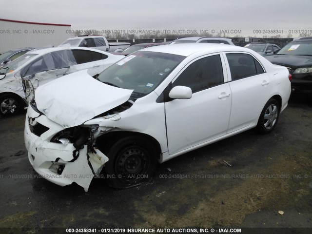 1NXBU4EE6AZ306747 - 2010 TOYOTA COROLLA S/LE/XLE WHITE photo 2