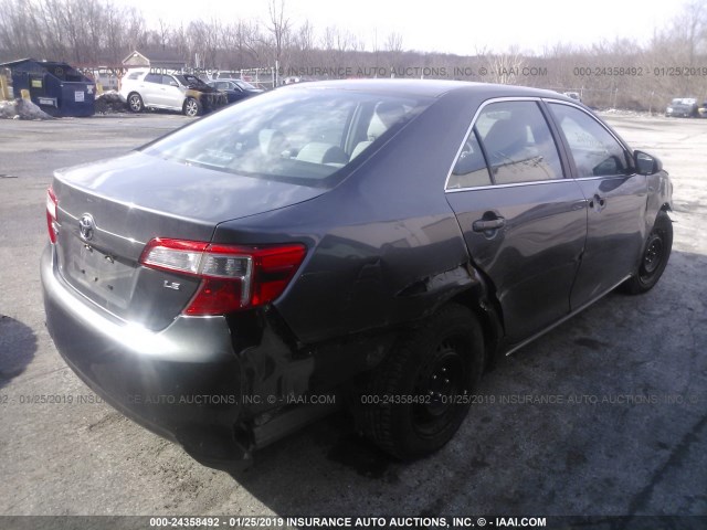 4T1BF1FK3EU435581 - 2014 TOYOTA CAMRY L/SE/LE/XLE 灰色 照片 4
