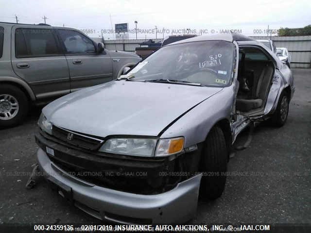 1HGCD5635TA222842 - 1996 HONDA ACCORD LX/EX SILVER photo 2