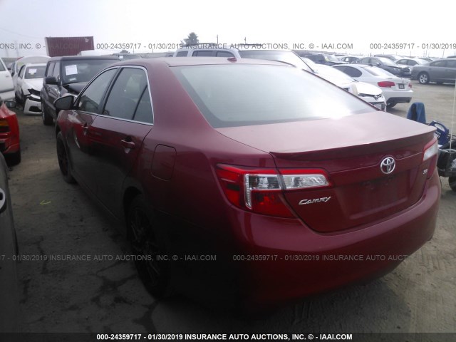 4T1BF1FK8CU623168 - 2012 TOYOTA CAMRY SE/LE/XLE 红色 照片 3