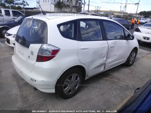 JHMGE8H21AC029526 - 2010 HONDA FIT WHITE photo 4