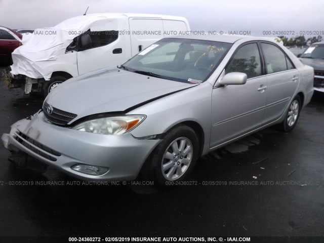 4T1BE32K53U180241 - 2003 TOYOTA CAMRY LE/XLE/SE SILVER photo 2