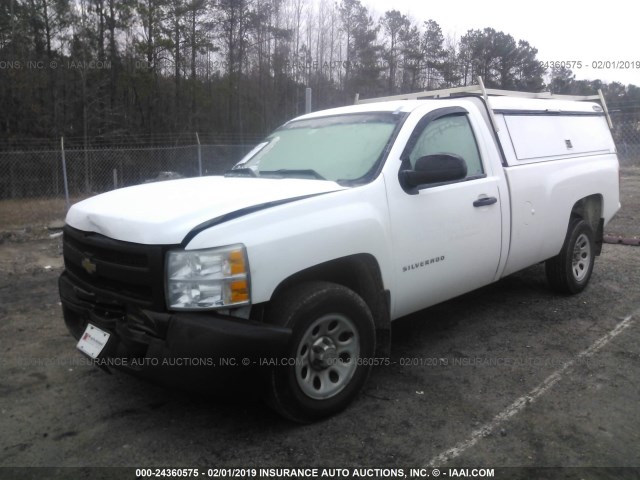 1GCNCPEX9BZ418406 - 2011 CHEVROLET SILVERADO C1500 WHITE photo 2