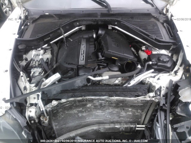 5UXZV4C57BL738546 - 2011 BMW X5 XDRIVE35I WHITE photo 10