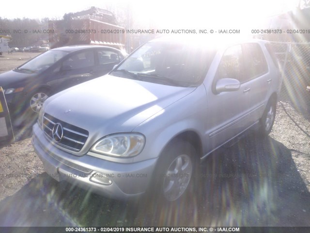 4JGAB75E32A325228 - 2002 MERCEDES-BENZ ML 500 SILVER photo 2