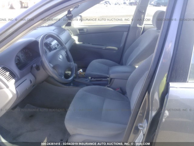 4T1BE32KX3U710722 - 2003 TOYOTA CAMRY LE/XLE/SE GRAY photo 5