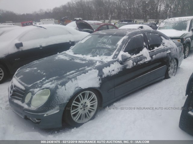 WDBUF90X97X217113 - 2007 MERCEDES-BENZ E 550 4MATIC GRAY photo 2