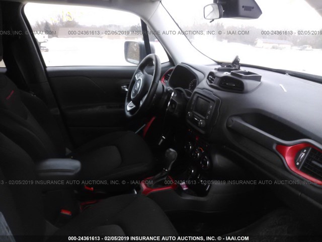 ZACCJBCT0FPB72216 - 2015 JEEP RENEGADE TRAILHAWK BLACK photo 5