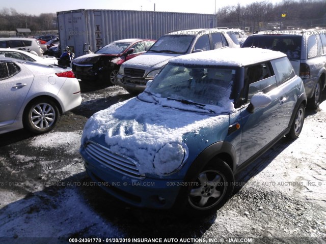 WMWMF33589TW78769 - 2009 MINI COOPER Light Blue photo 2