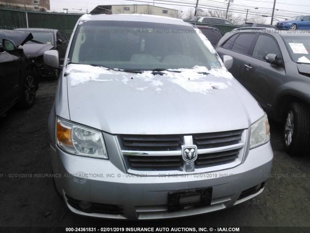 1D8HN54P18B190563 - 2008 DODGE GRAND CARAVAN SXT SILVER photo 6