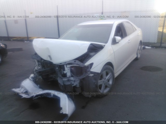4T1BF1FK6EU366708 - 2014 TOYOTA CAMRY L/SE/LE/XLE 白色 照片 2