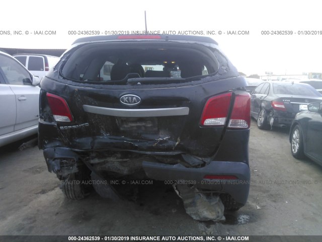 5XYKTDA24CG225348 - 2012 KIA SORENTO LX BLACK photo 6