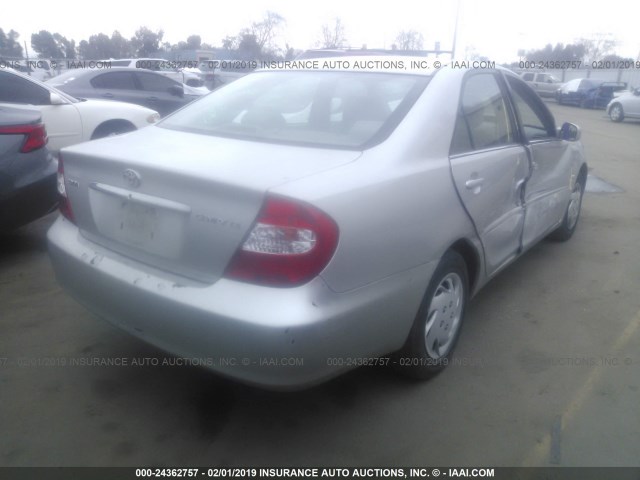 4T1BE32K74U886659 - 2004 TOYOTA CAMRY LE/XLE/SE SILVER photo 4