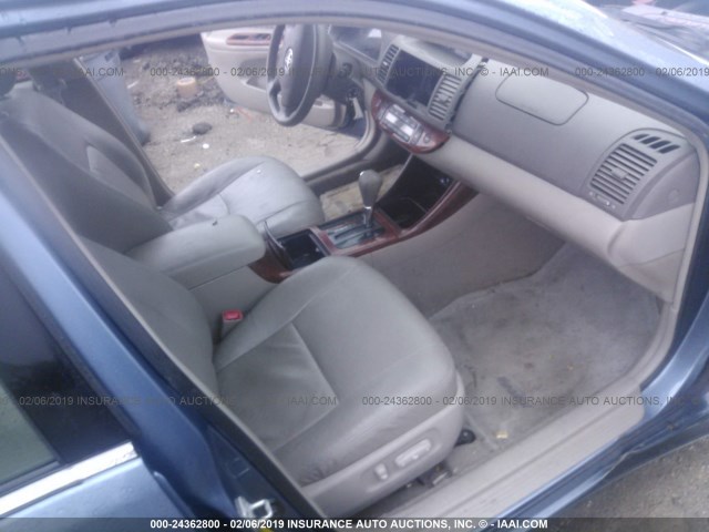 4T1BE30K24U824654 - 2004 TOYOTA CAMRY LE/XLE/SE BLUE photo 5