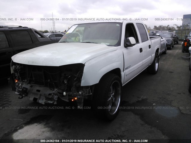 2GCEC13T541389348 - 2004 CHEVROLET SILVERADO C1500 WHITE photo 2