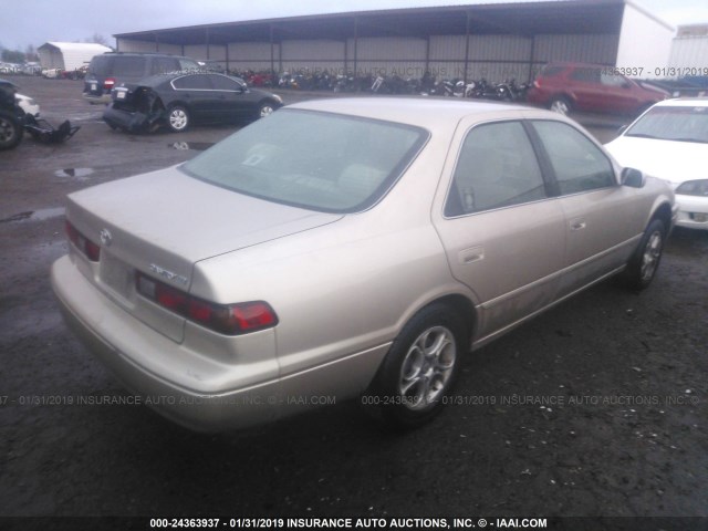 JT2BG22K1X0333633 - 1999 TOYOTA CAMRY LE/XLE 金色 照片 4