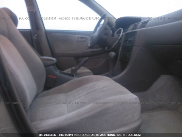 JT2BG22K1X0333633 - 1999 TOYOTA CAMRY LE/XLE 金色 照片 5