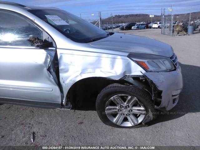 1GNKRJKD6DJ220822 - 2013 CHEVROLET TRAVERSE LT SILVER photo 6