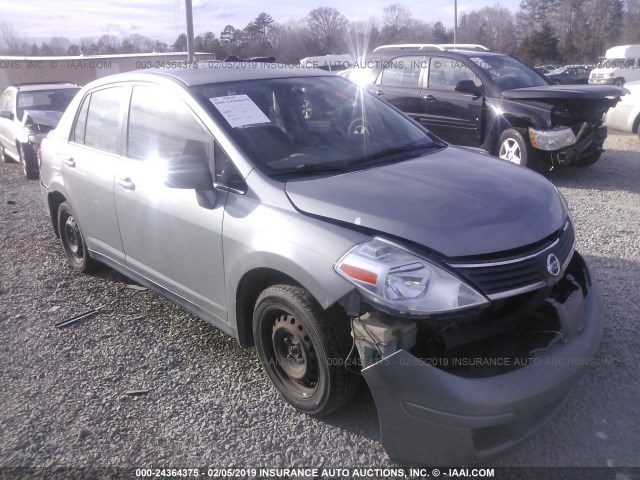 3N1BC11E67L452440 - 2007 NISSAN VERSA S/SL SILVER photo 1